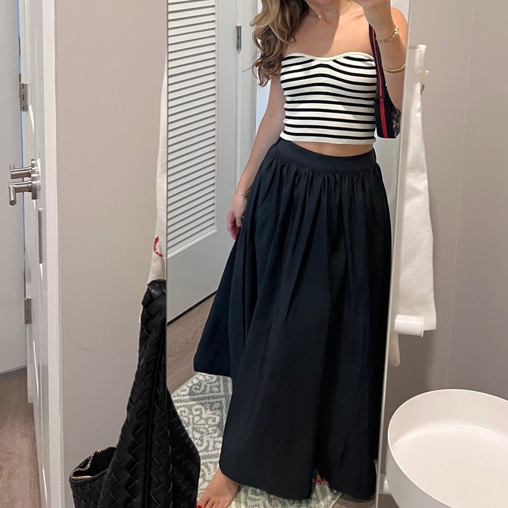 Long black skirt, super cute and versatile!